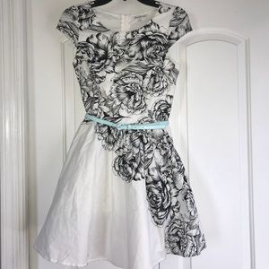 Flower pattern dress